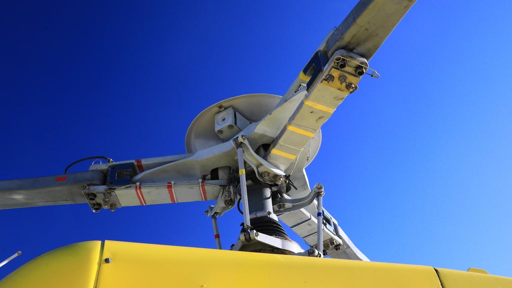 2 helicopters collide southeast of McMinnville in Oregon, killing 3 — Danville Schools news