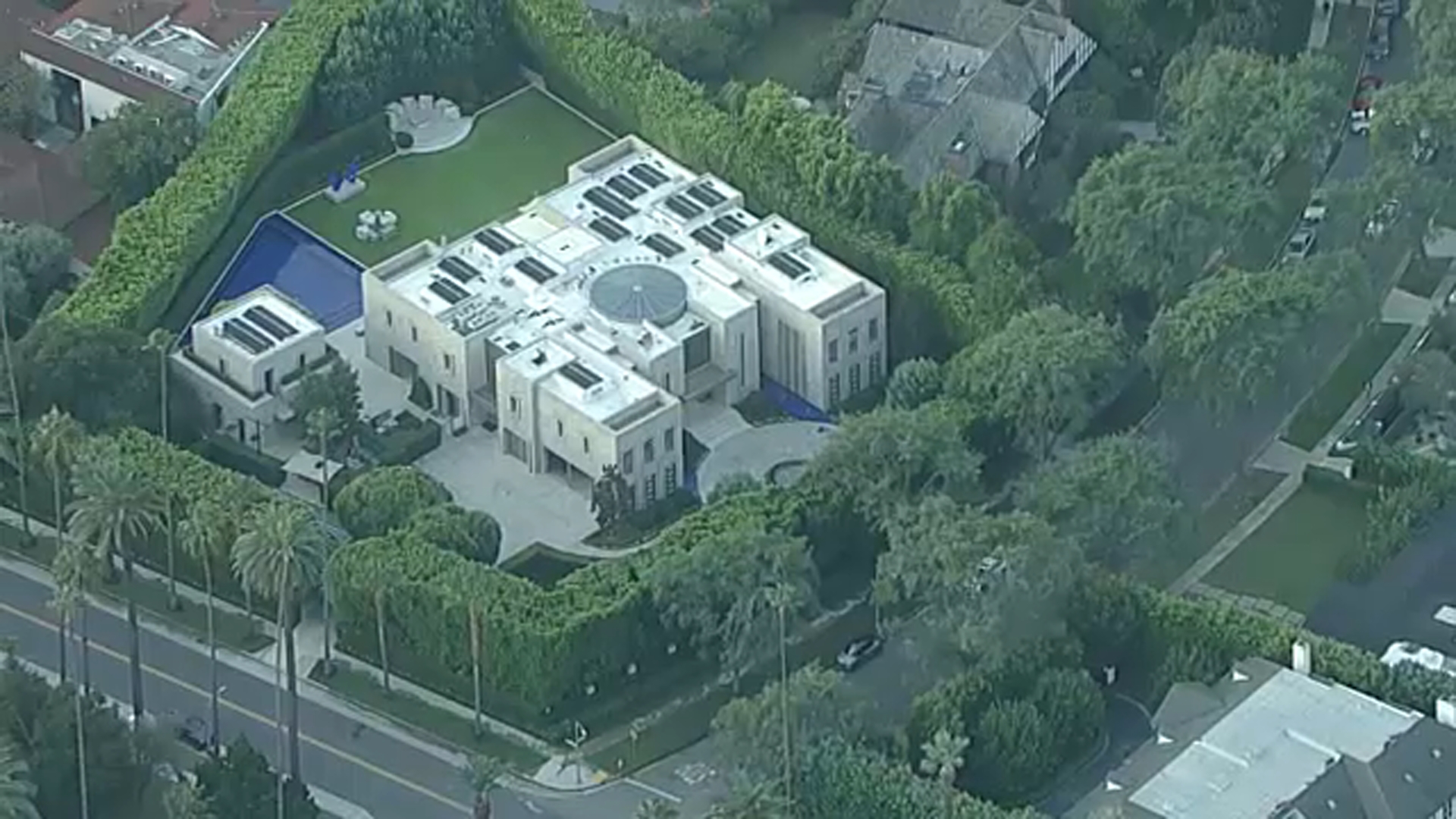 FBI serves search warrant tied to Eric Swalwell investigation at mansion in Beverly Hills
       — Danville Community news