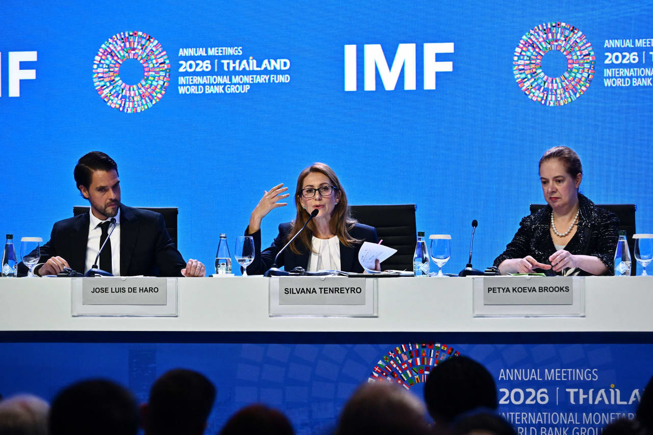This one chart from the IMF tells the entire story of the world economy this year — MarketWatch