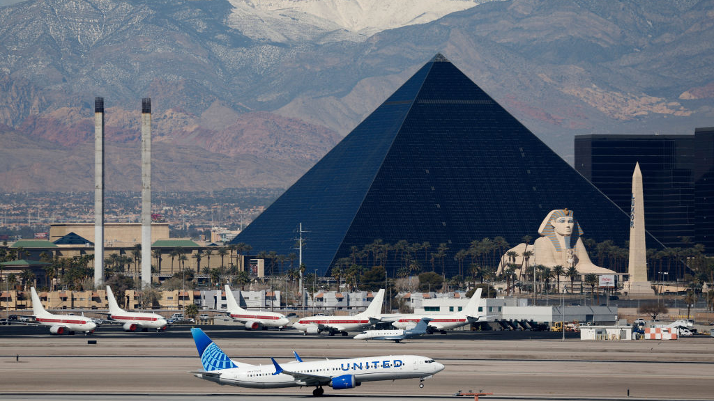Flight rerouted after passenger threatened to hijack plane — Danville Community news